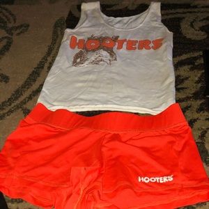 Hooters outfit